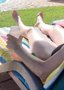 Punatukkainen ämmä julkaisi kuvan, jossa hänen pillustaan vuotaa spermaa