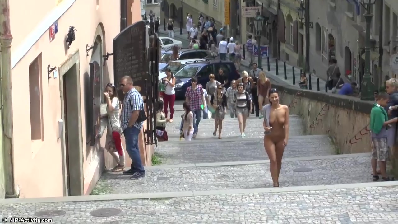 Julkinen Alastomuus vanhassa Euroopan kaupungissa